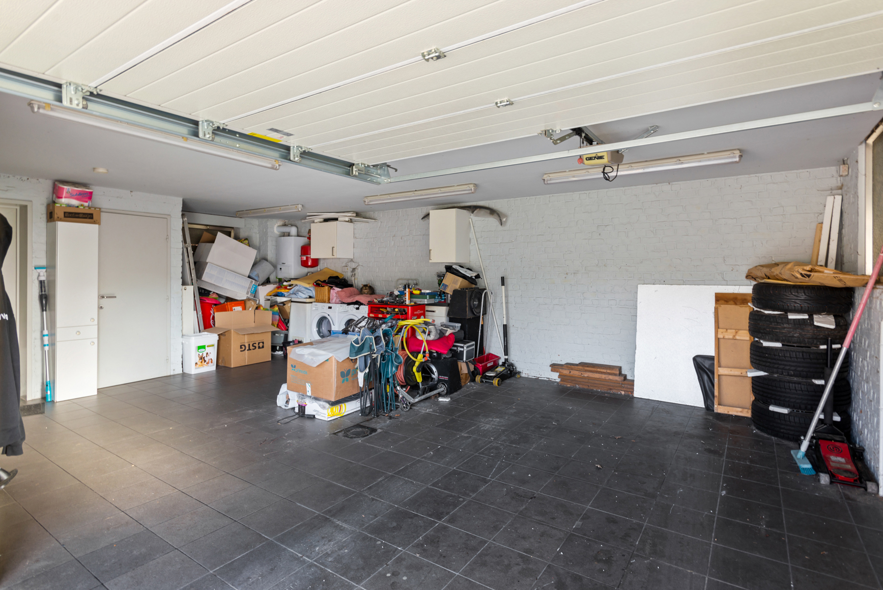 Open bebouwing met ruime garage in rustige buurt bij centrum foto 11