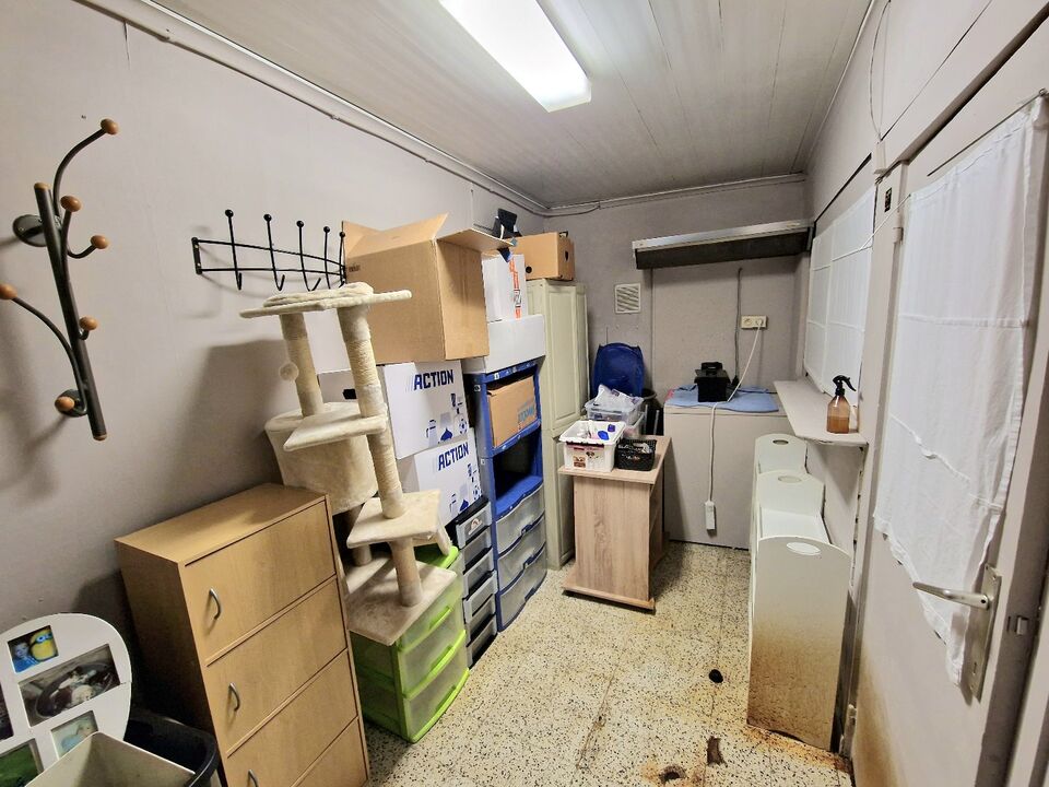 KROMBEKE - Te renoveren halfopen woning voorzien van  slaapkamers en garage. foto 18