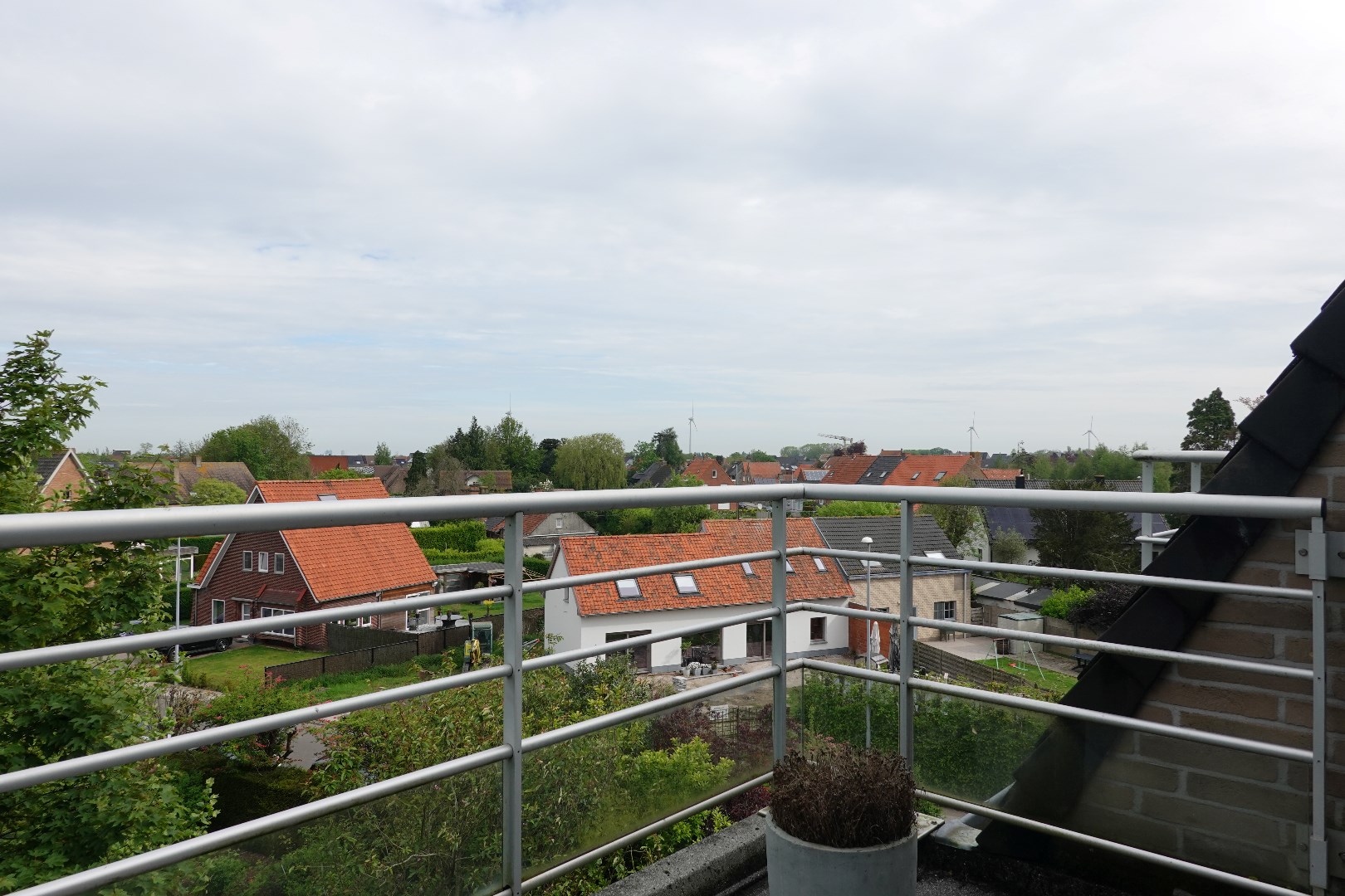 Lichtrijk en ruim appartement in centrum Gistel met twee slaapkamers foto 3