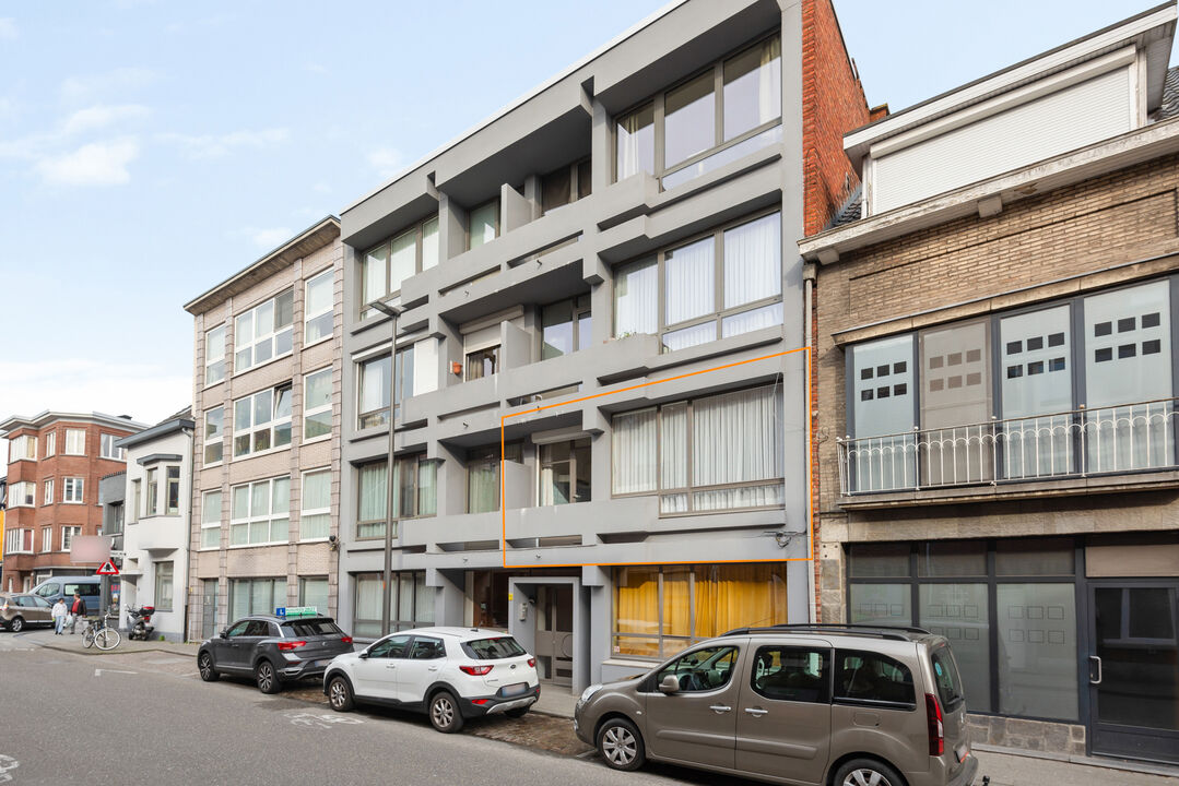 Ruim appartement met garagebox en kelderberging te Turnhout foto 2