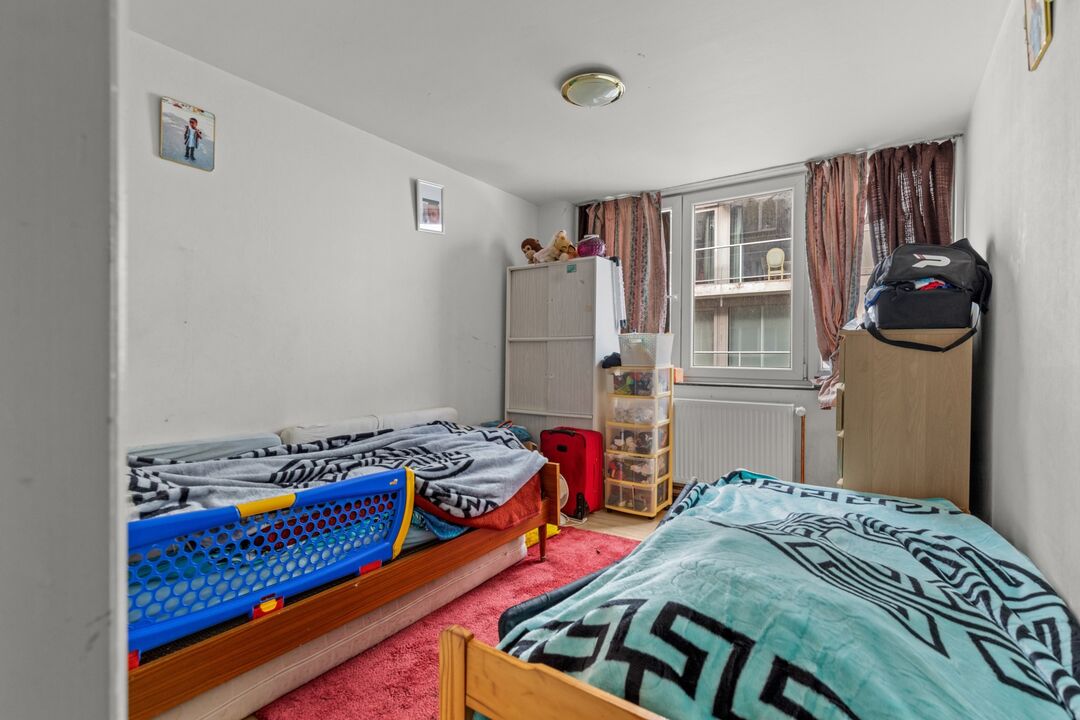 Lichtrijk 2 slaapkamer appartement  met garage gelegen aan het station van Deinze.  foto 8