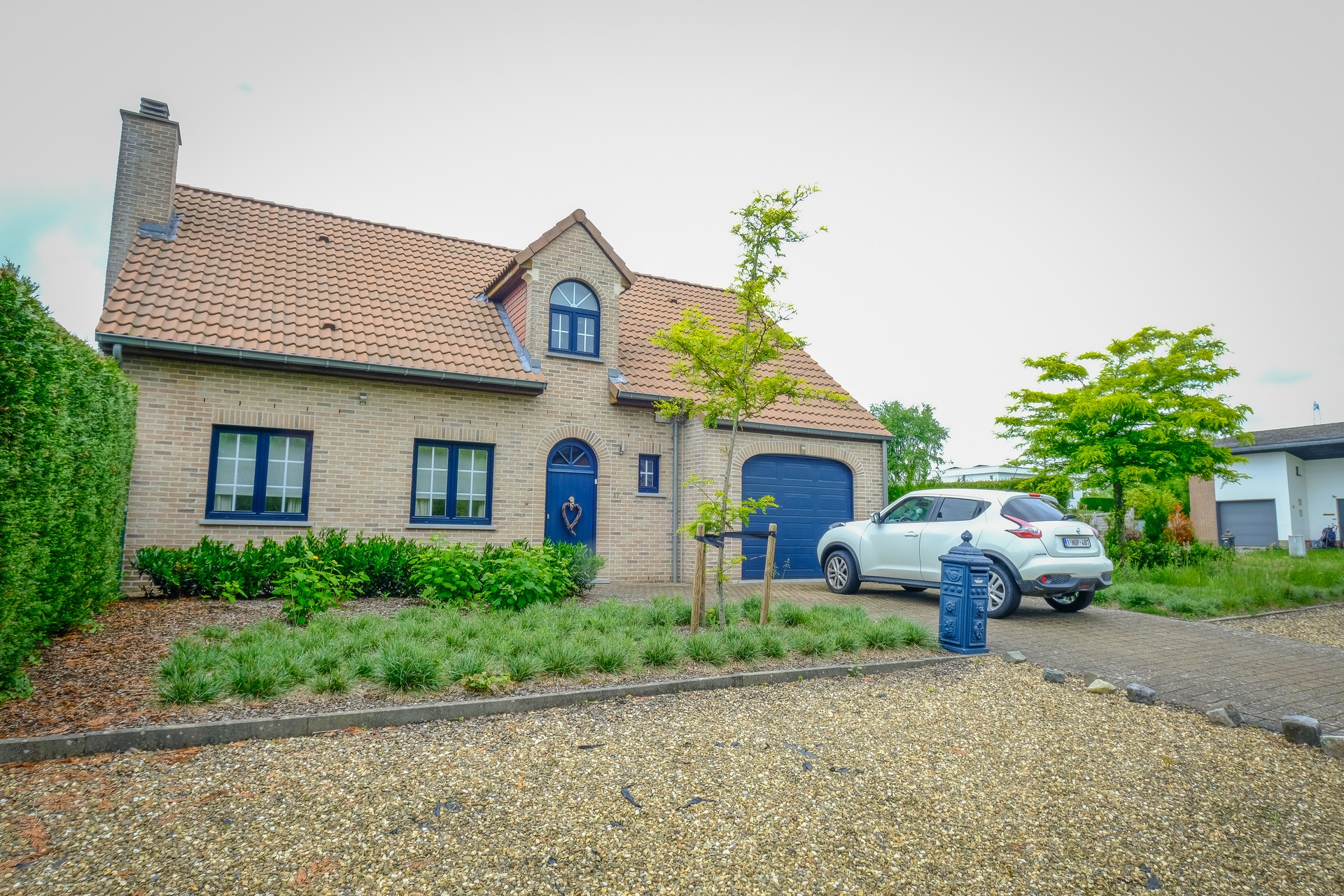 Instapklare woning op mooi perceel van 7a 36ca in de residentiële villawijk Henegauwberg. foto 1