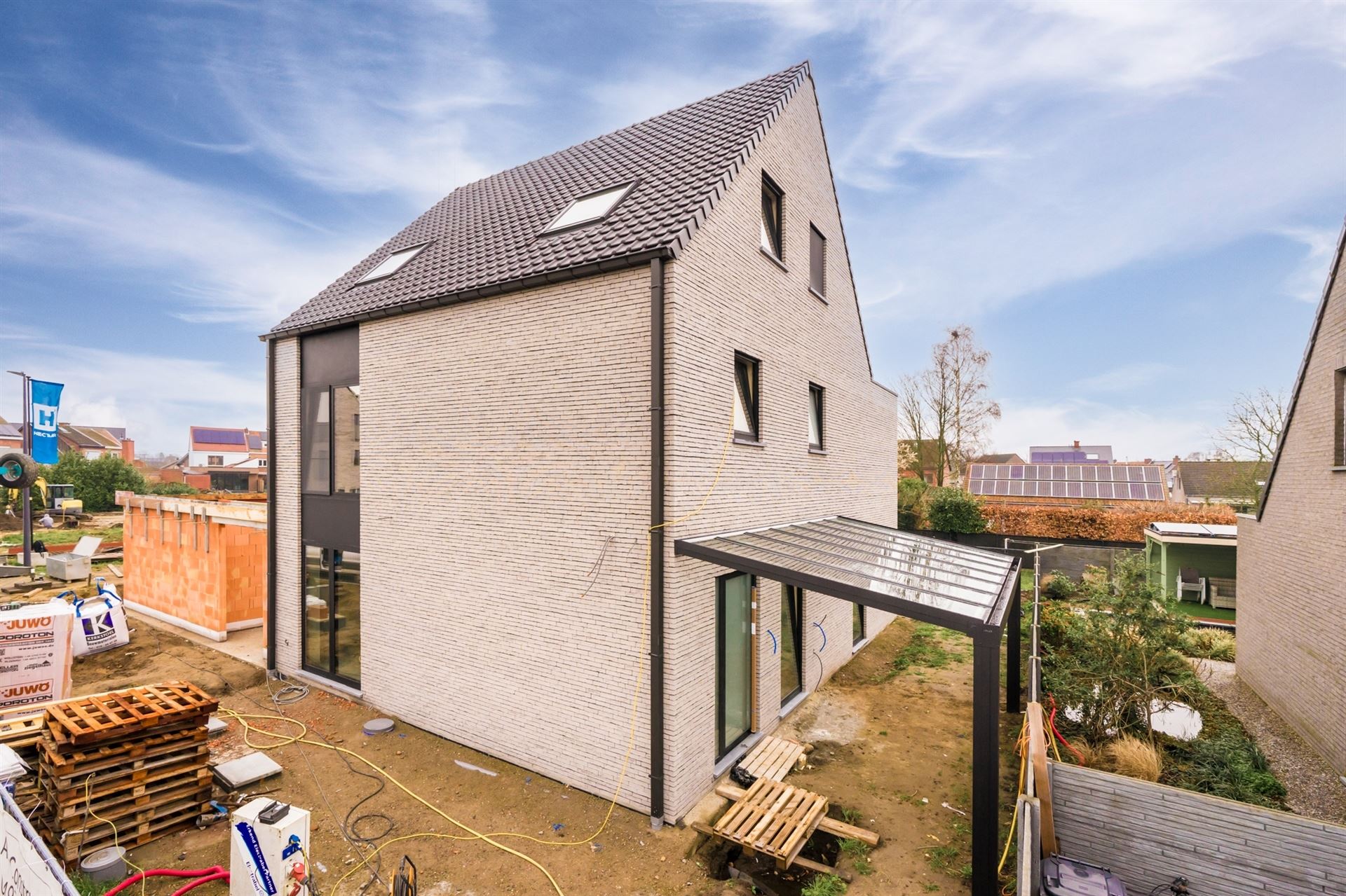 Moderne halfopen nieuwbouwwoning in Blaasveld! foto 2