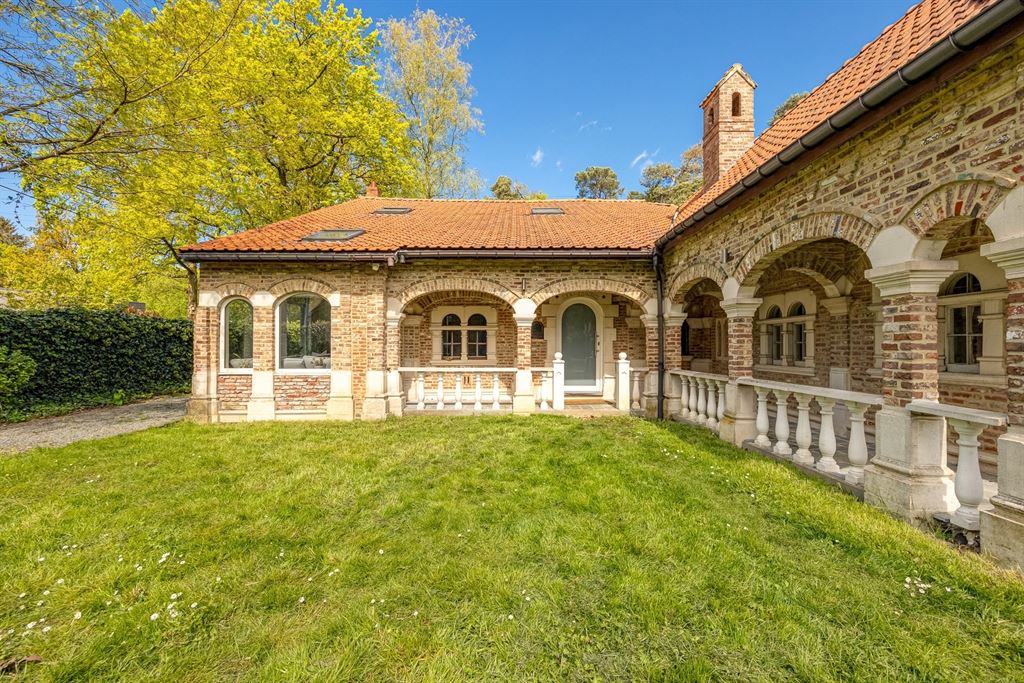 Riante Spaanse villa met enorme tuin op 1400 m² foto 36