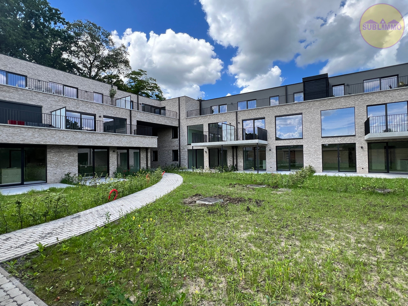 Nieuwbouwappartement op de tweede verdieping (105,30 m²) met 2 slaapkamers en terras. foto 1