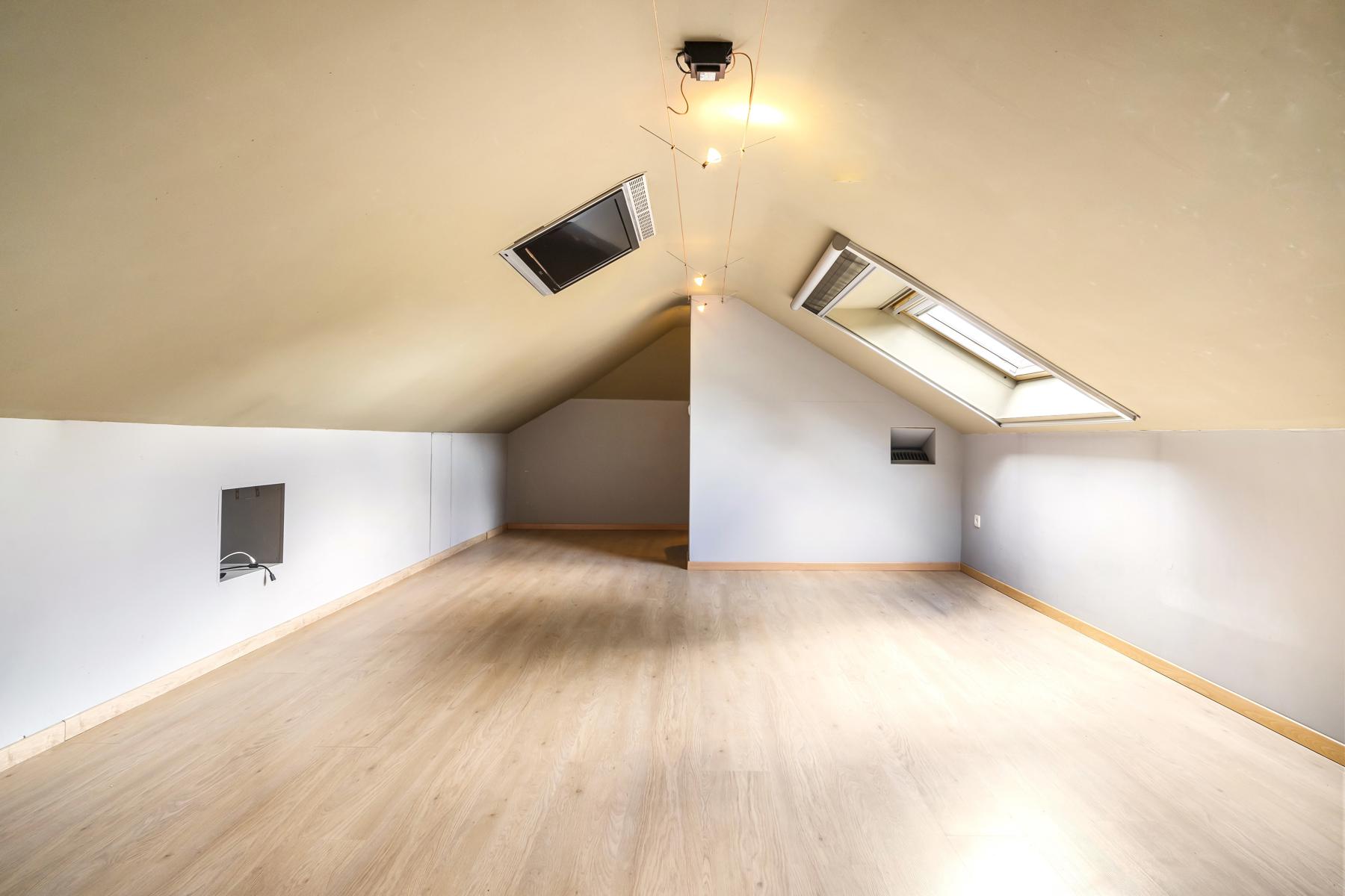 Woning en 150m² atelier/polyvalente ruimte foto 21