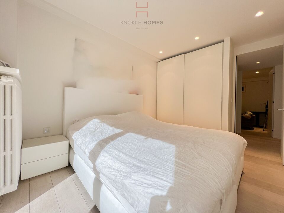 Stijlvol en luxueus ingericht appartement met een frontaal zeezicht en drie kamers, gelegen aan het Rubensplein foto 15