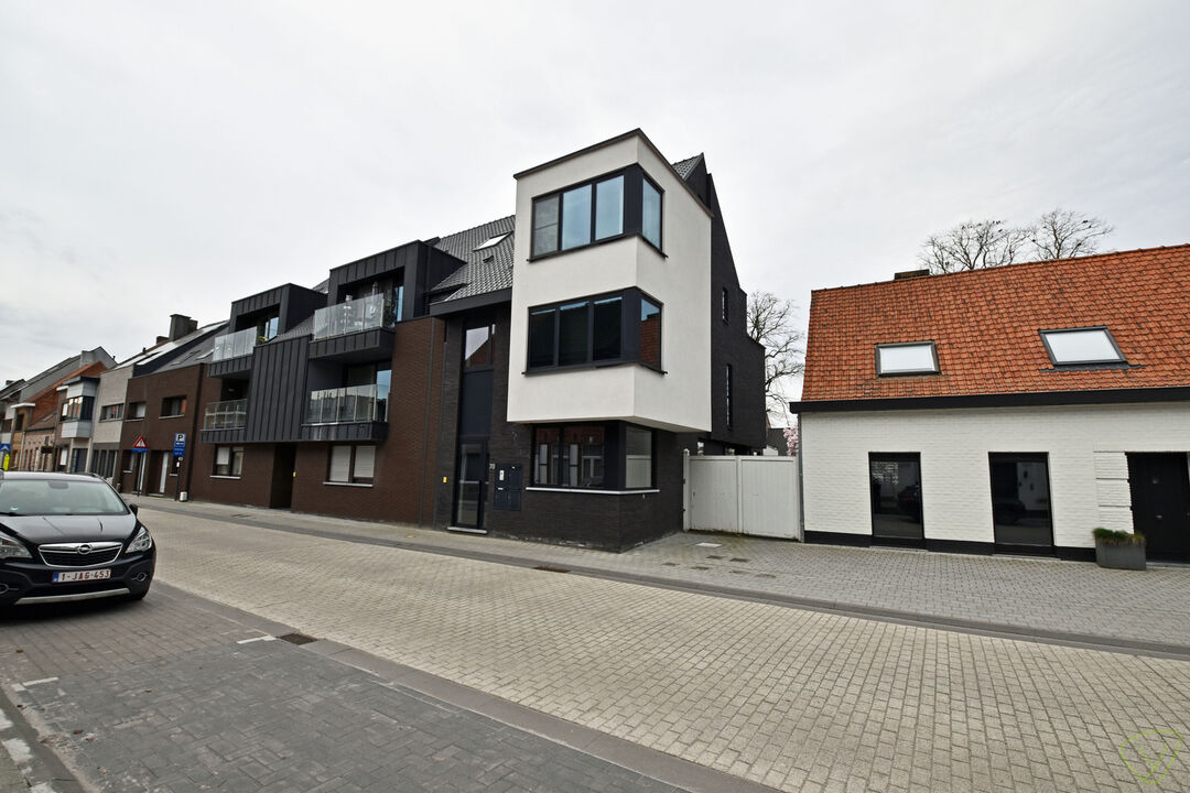 Modern en luxueus duplex-appartement in de dorpskern van Sint-Laureins! foto 1