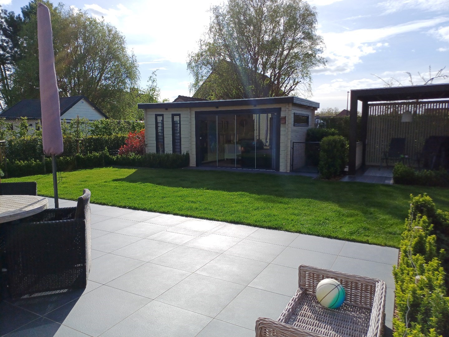Nieuwe, super energiezuinige villa met vijf slaapkamers en zonnige tuin in doodlopende straat te Maldegem.  foto 27