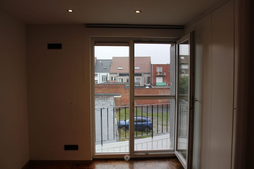 Lichtrijk appartement met 2 slaapkamers te huur in Bloemekenswijk te Gent foto 10