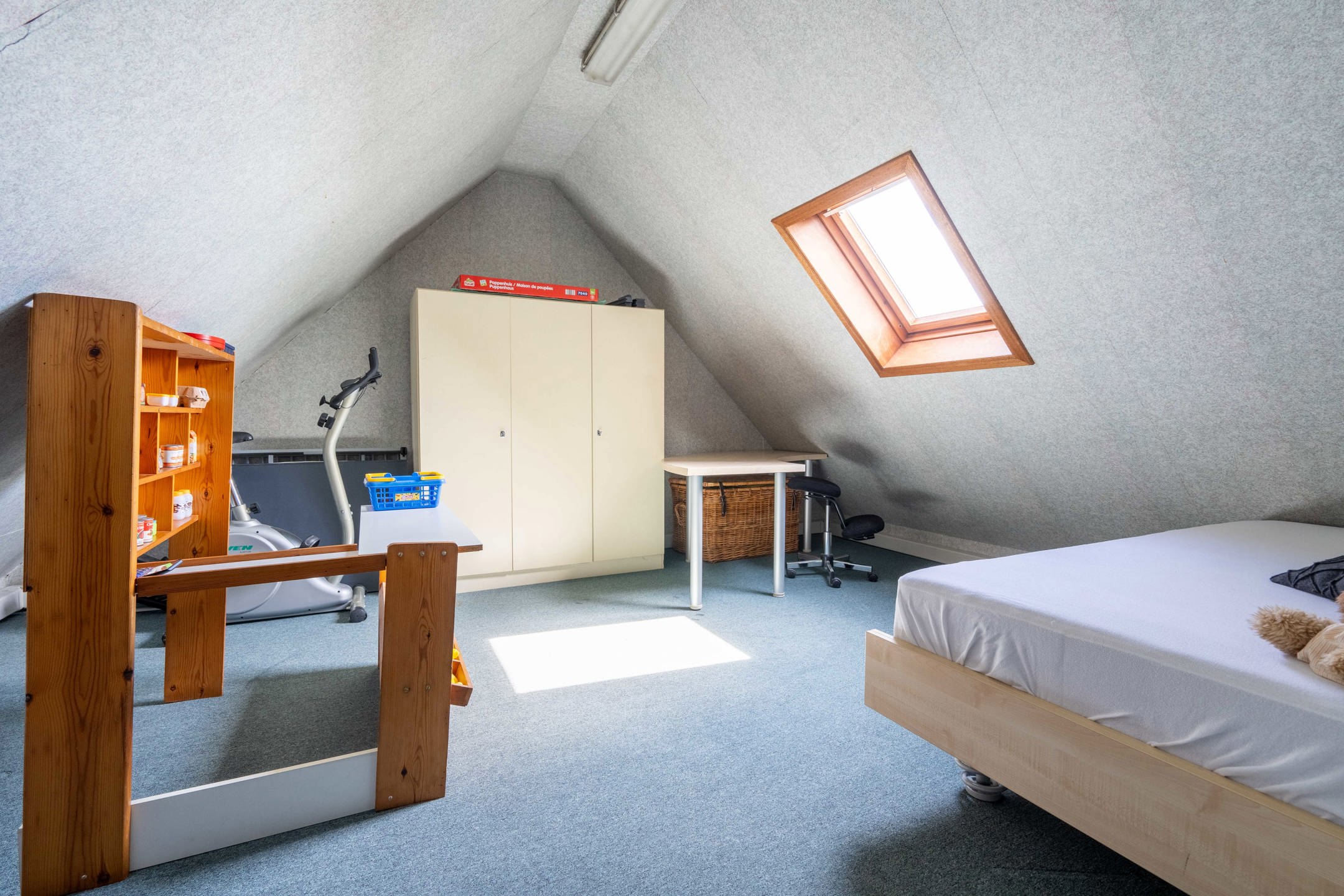 Ruime woning met 5 slaapkamers en privatieve oprit foto 21