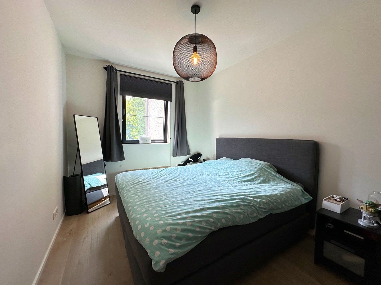 Stijlvol afgewerkt appartement met 2 slaapkamers, terras & autostaanplaats/garagebox in Wijnegem! foto 8