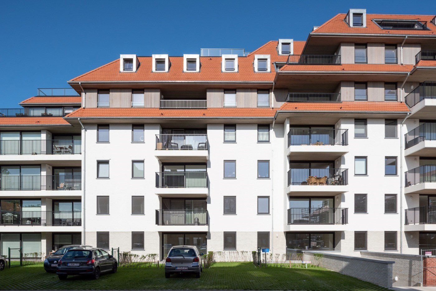 Recent appartement in residentie 't Zuid- 2 slaapkamers + terras + dubbele parking. foto 1