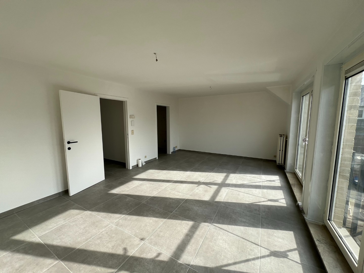 Lichtrijk appartement te koop met twee slaapkamers foto 3