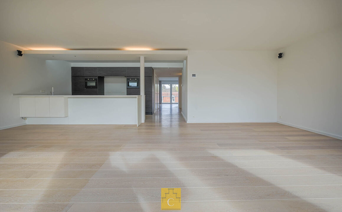 recent gerestyled appartement, 133 m2, nabij Dijver en Minnewater, met terras, grote kelder en optionele aankoop ruime garagebox foto 7