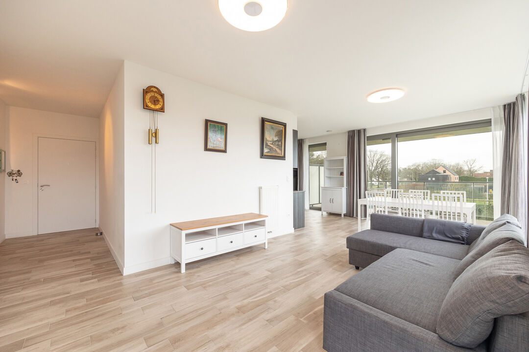 Recent en ruim (81 m²) erkend assistentie-appartement met terras en garage op een centrale ligging. foto 4