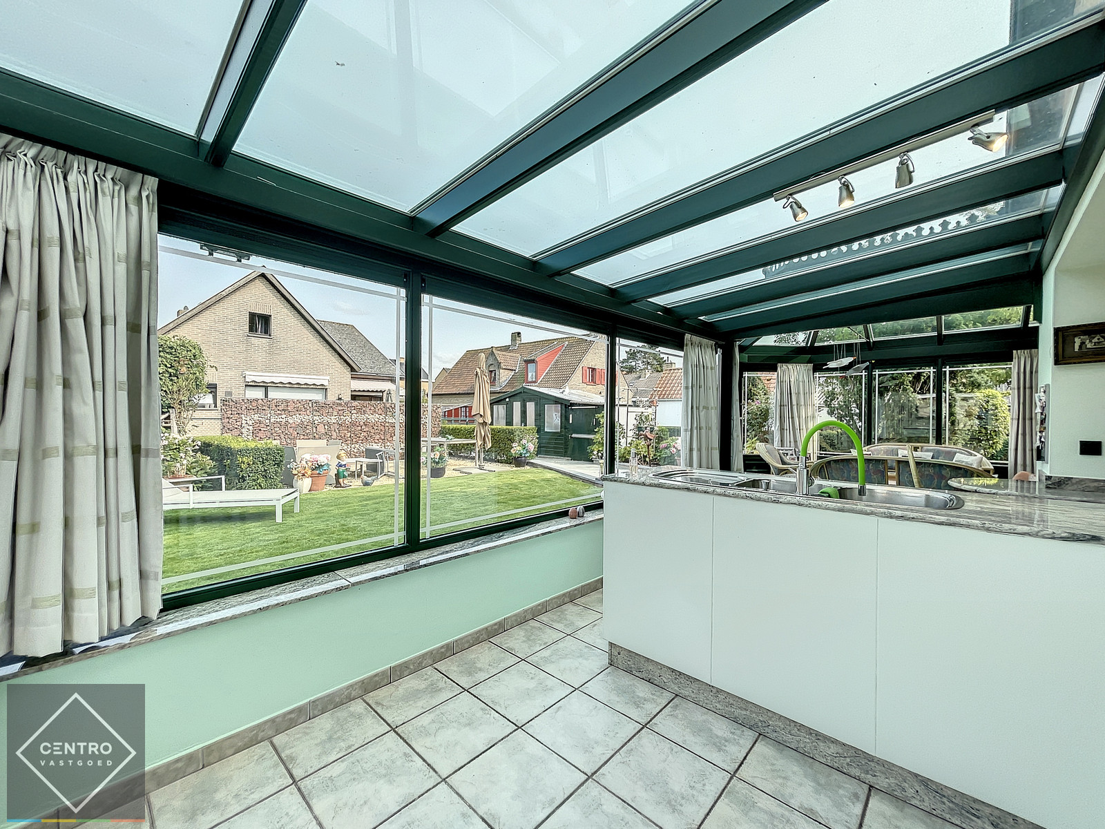 Mooi gelegen villa te Uitkerke met 3 slpks, garage én dubbele oprit! foto 12