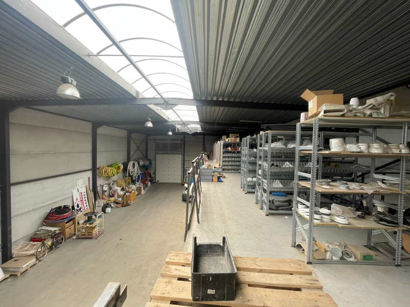 Volledig uitgerust bedrijfsgebouw te koop op goede locatie in Deinze foto 9