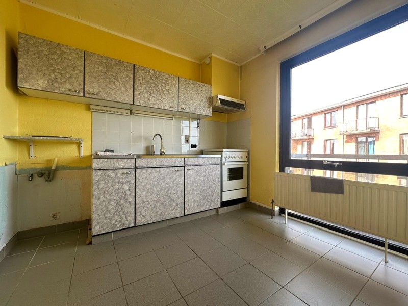 Op te frissen appartement met twee slaapkamers te Sint-Andries! foto 3