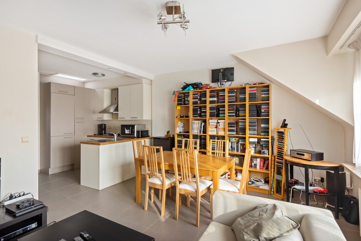 Lichtrijk éénslaapkamerappartement te koop! foto 6