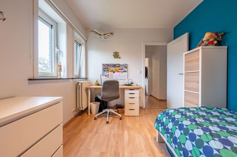 Prachtige halfopen moderne woning met 4 slaapkamers TE KOOP in Mariakerke! foto 13