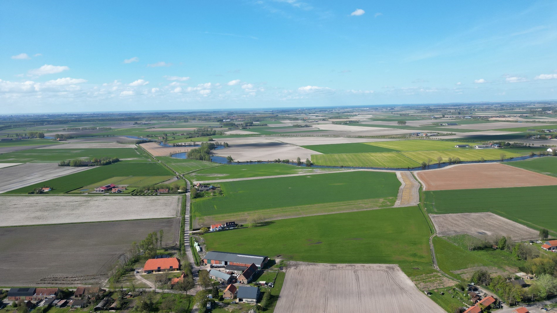 Bouwgrond met een oninneembaar uitzicht van meer dan 2.2 ha over de velden en natuur! foto 9