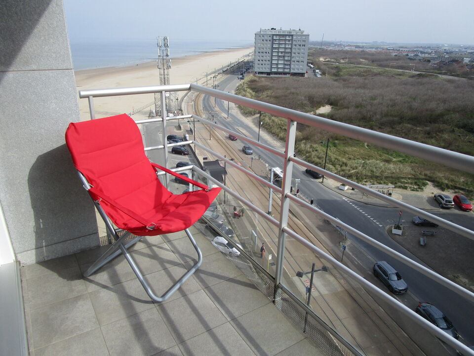 compleet gerenoveerd appartement met mooi zonneterras en zeezicht foto 2