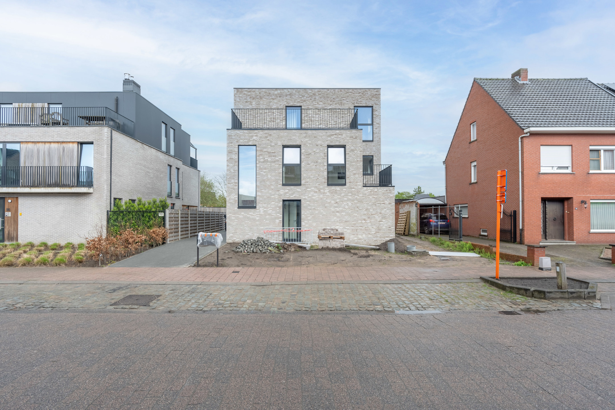 Nieuwbouw duplex app met 1 slpk & carport te Bolk Vosselaar. foto 1