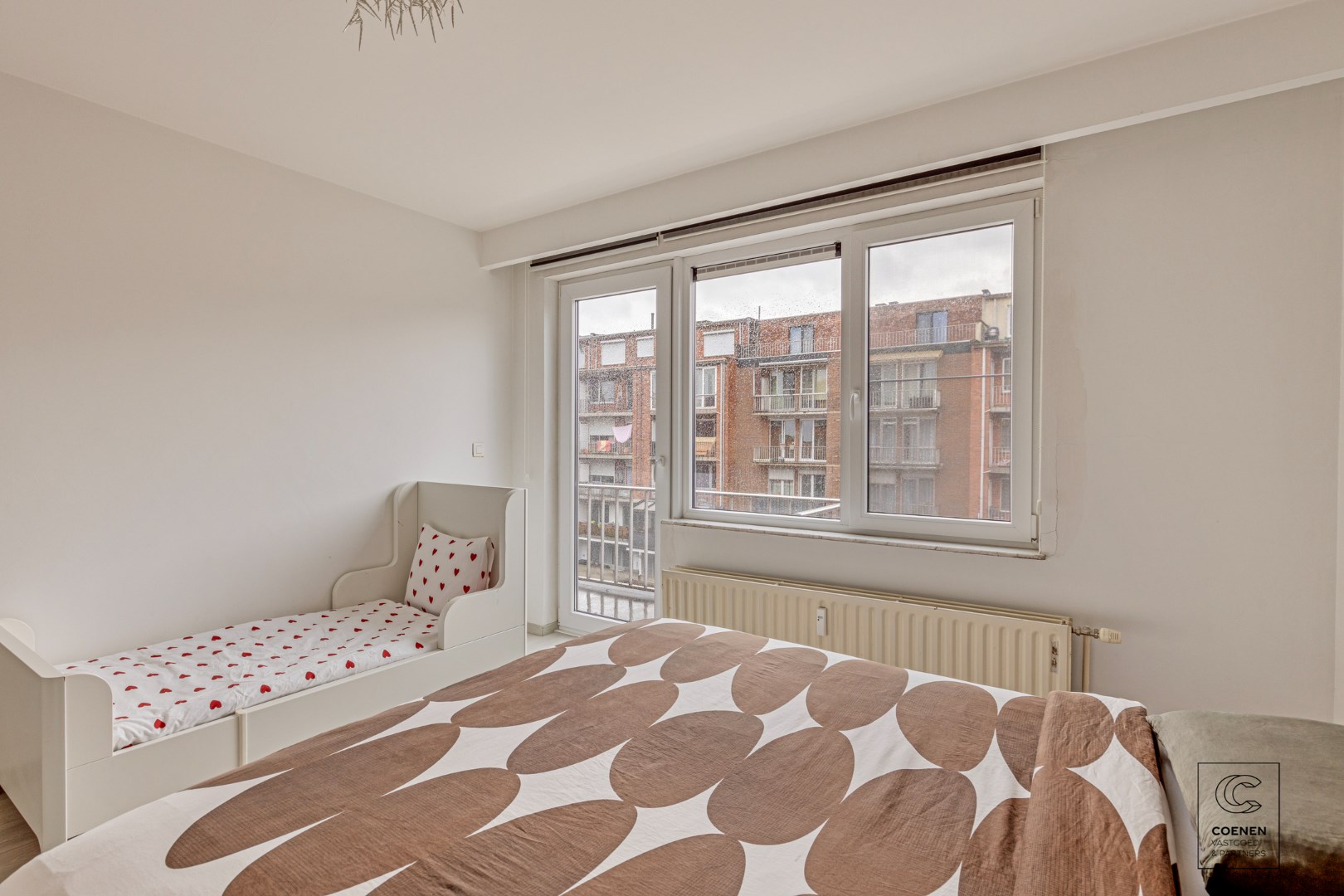 Ruim, lichtrijk appartement met 3 slpk's, + autostaanplaats, bew. opp. van ca. 100 m² op een centrale locatie te Deurne! foto 13