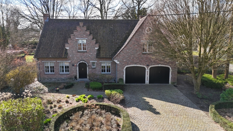 Ruime villa 340m² met bureel-praktijkruimtes of kangoeroe-woning op 15 are foto 46