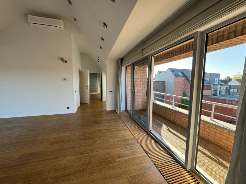 Instapklaar penthouse met riant terras (+-287m²), centrum Geel! foto 10