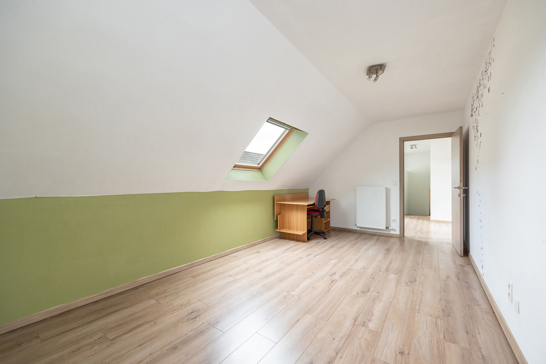 Ruime (297 m²) en energiezuinige woning met 3/4 slaapkamers, terras en dubbele garage. foto 20