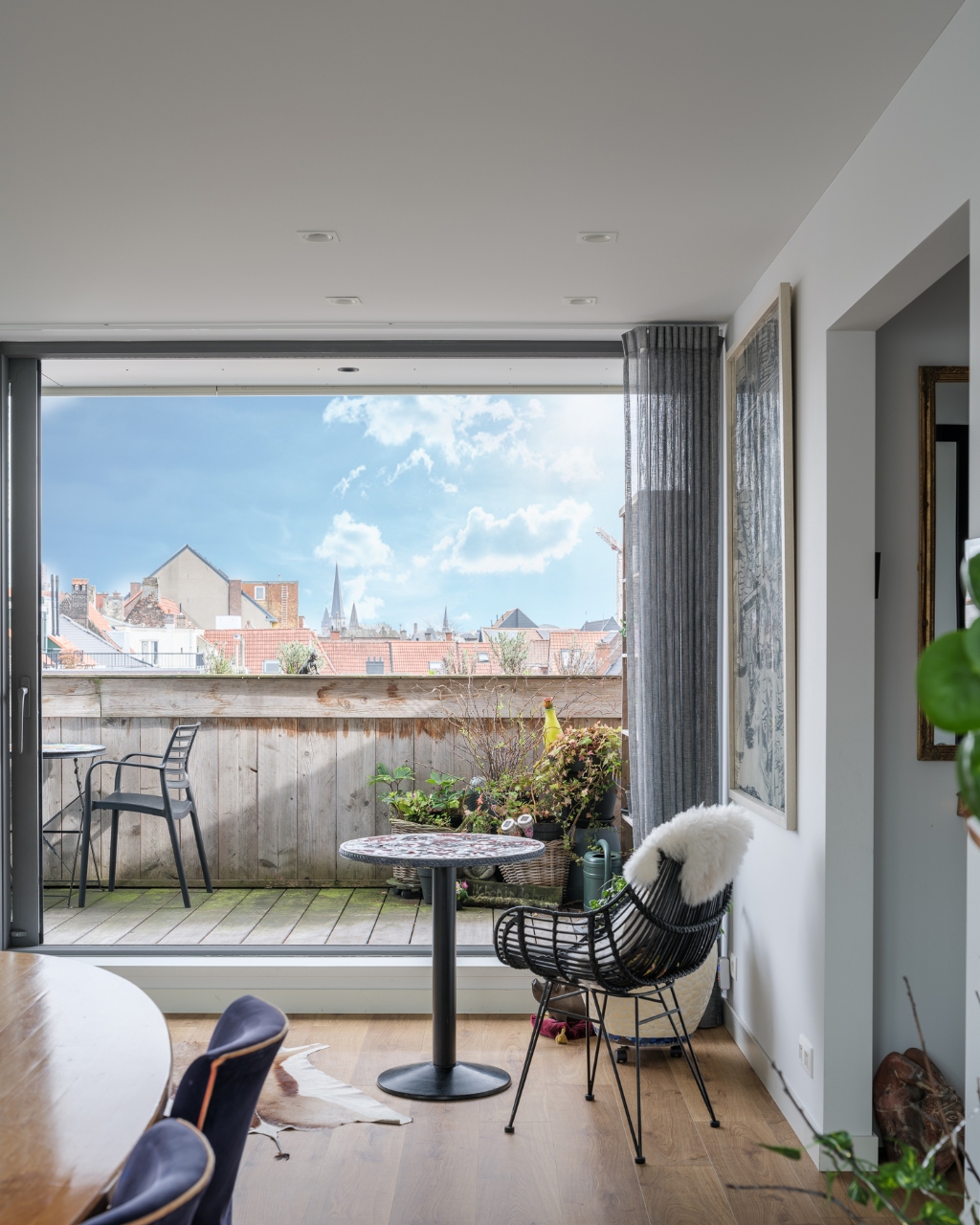 Centrum Gent. Lichtrijke duplex (bj 2020) met 2 slaapkamers en groot terras met aantrekkelijk zicht. foto 4