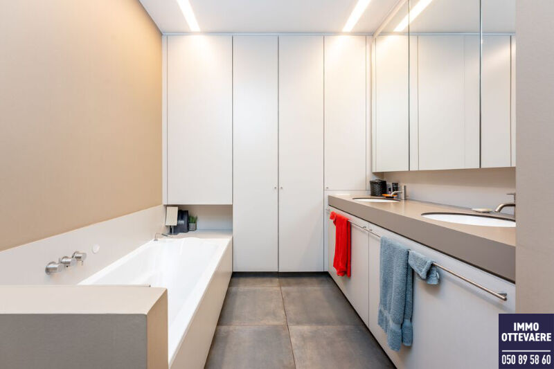 Prachtig appartement aan de Leie in Kortrijk. 184 m² en 3 slaapkamers. foto 18