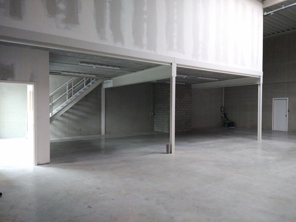 Nieuwbouw KMO-unit met twee autostaanplaatsen te Merksplas. foto 4