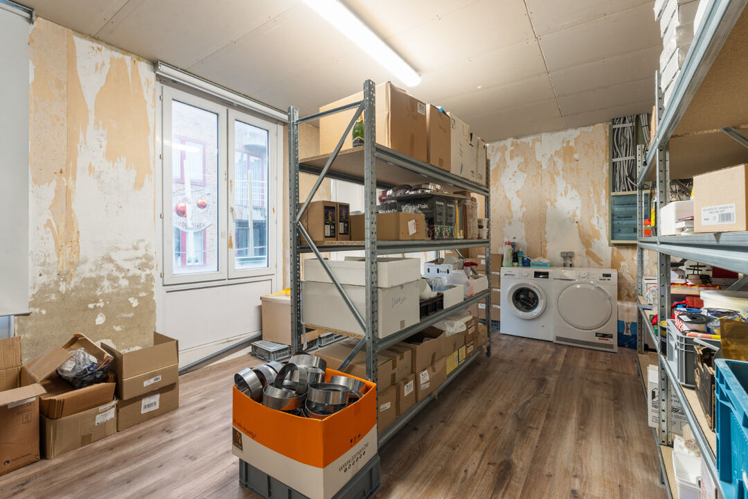 Handelspand met te renoveren appartement in het centrum van Blankenberge foto 12