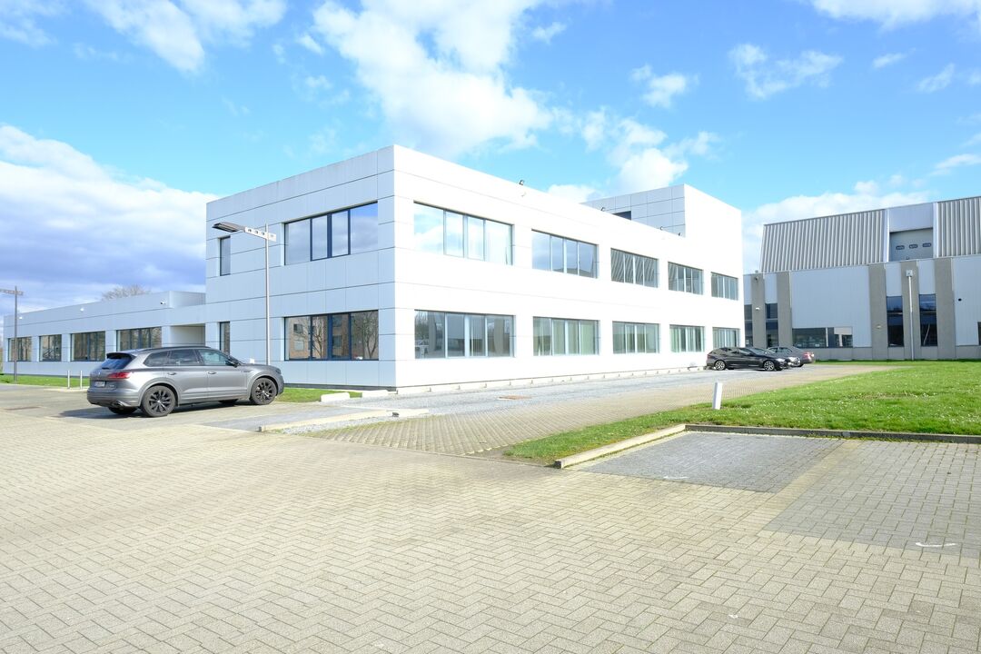 Kantoorgebouw op industriesite Ekkelgarden in Hasselt foto 2