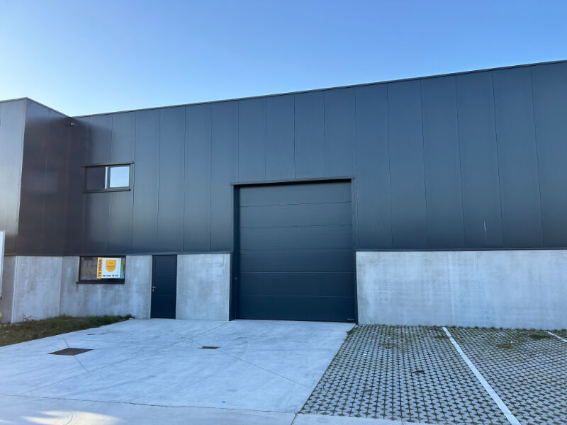 361m² nieuwbouw kmo unit met 3 parkeerplaatsen te huur in Wondelgem – “Gundilo Park” foto 1