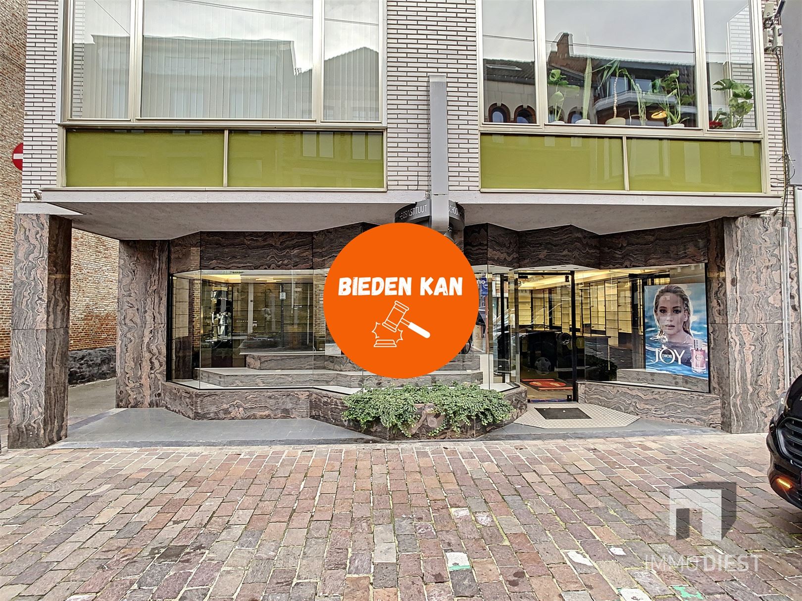 Gelijkvloerse handelsruimte in centrum Diest te koop via SMARTBID. foto 1