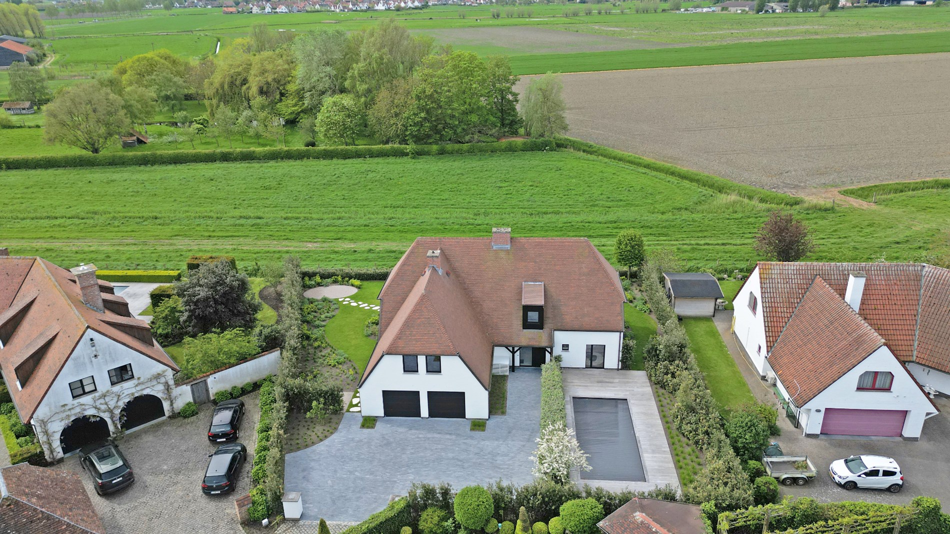 Tot in de puntjes gerenoveerde villa met adembenemend zicht over de uitgestrekte polders.  foto 22