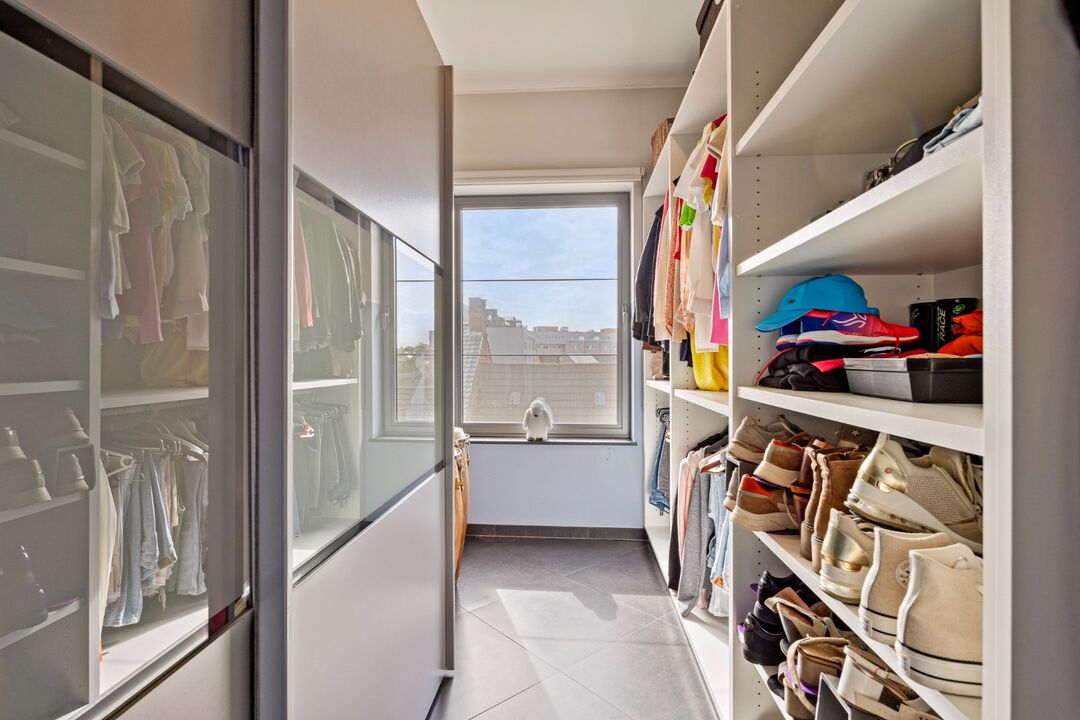 Instapklaar appartement met 2 slpks en inpandig terras in het midden van Mol - centrum !  foto 12