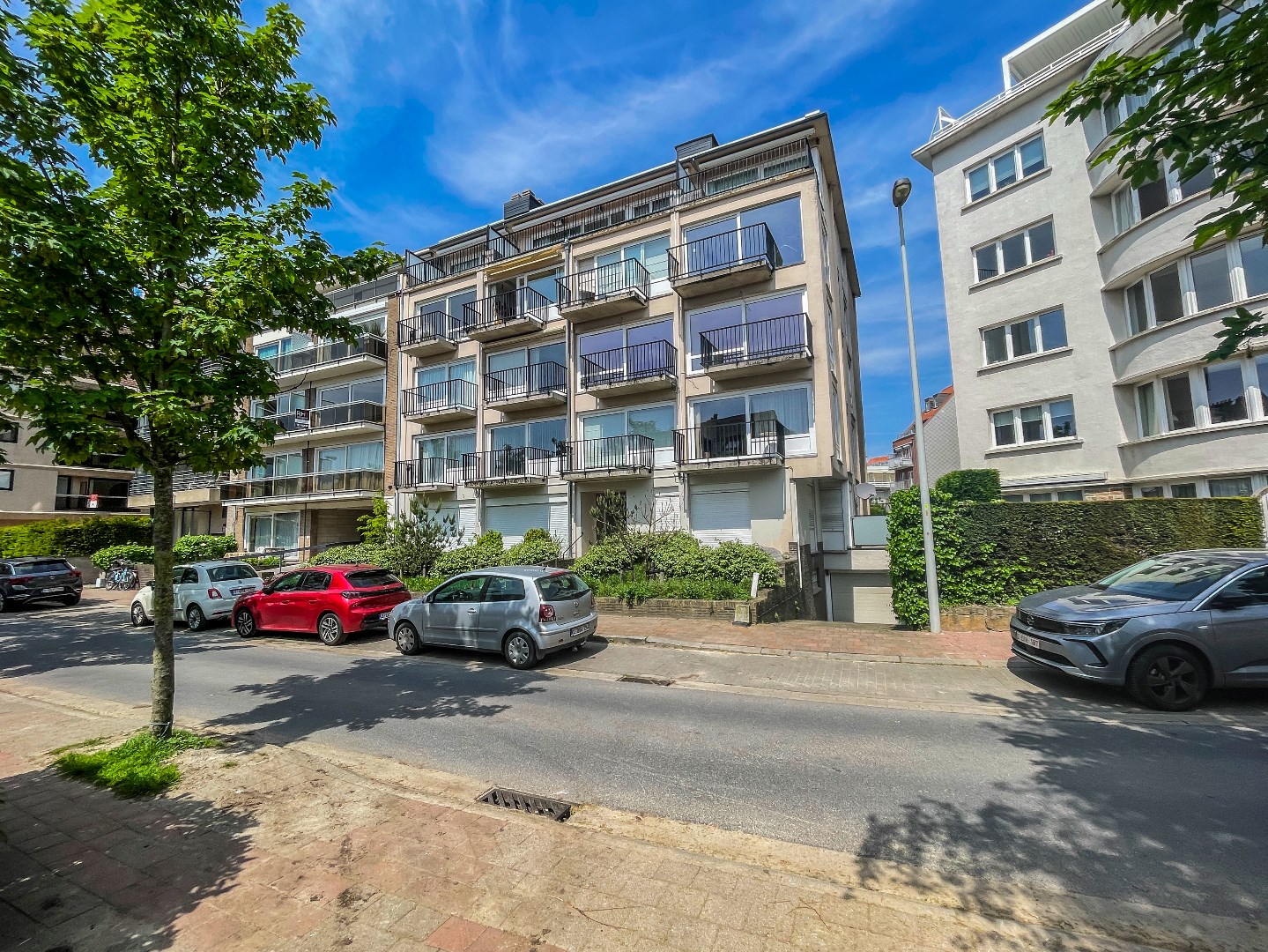 Te renoveren appartement met prachtig groen zicht, gelegen in een zeer rustige straat vlakbij de Zoutelaan. foto 5