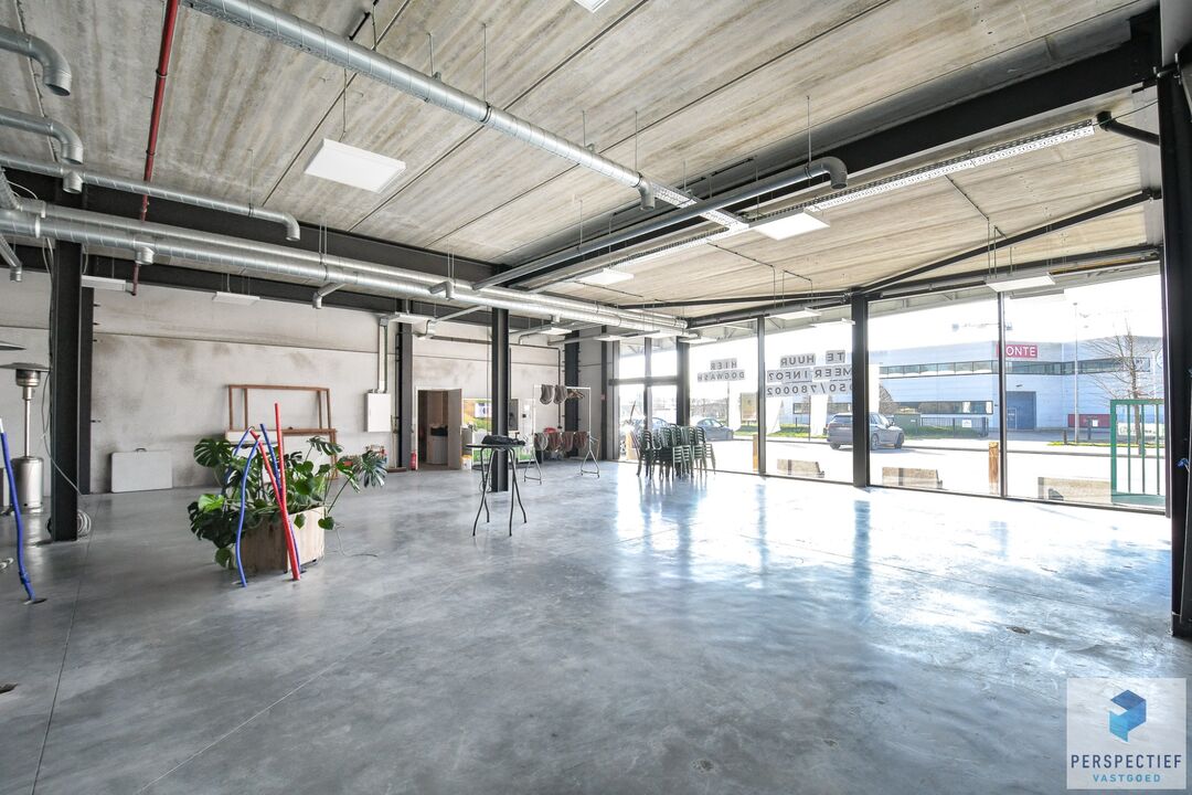 Uitstekend gelegen commerciële ruimte van 220m² te huur in Beernem foto 7
