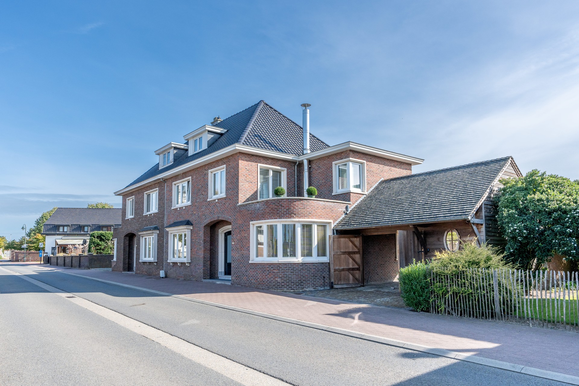 KARAKTERVOLLE, GERENOVEERDE WONING IN CENTRUM OPGLABBEEK foto 4