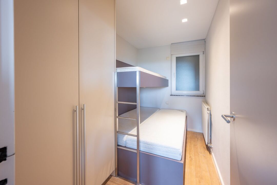 Aangenaam appartement met 2 slaapkamers met open zicht op de baai van Heist. foto 10