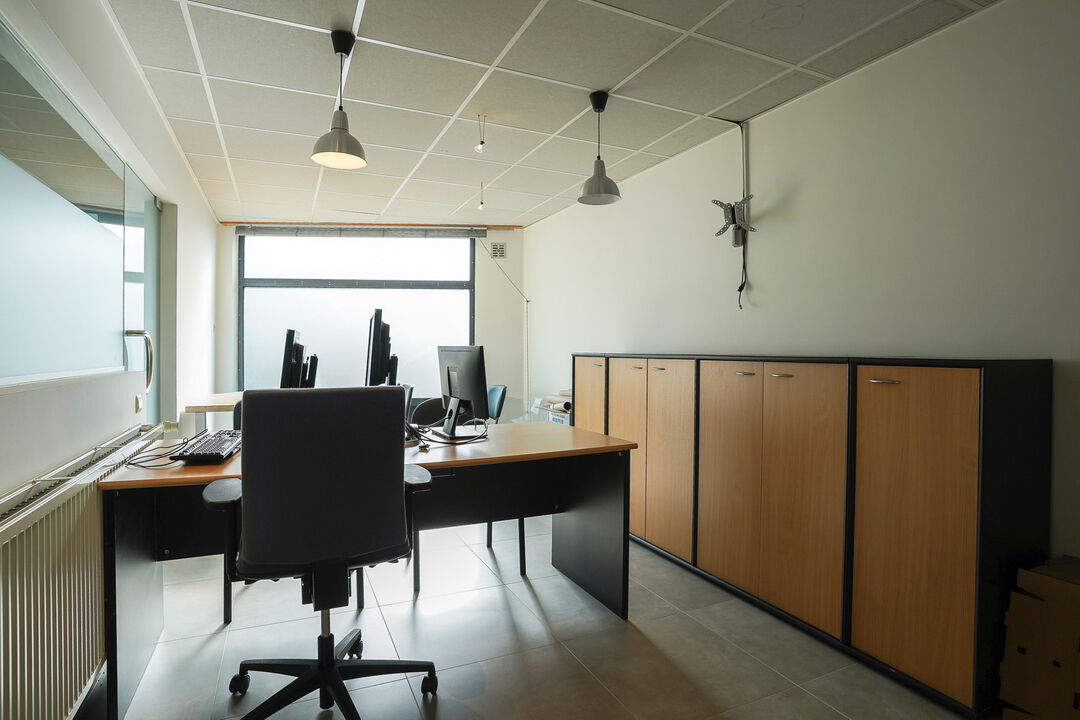 Moderne kantoorruimte met 5 parkeerplaatsen te Puurs-Sint-Amands foto 12