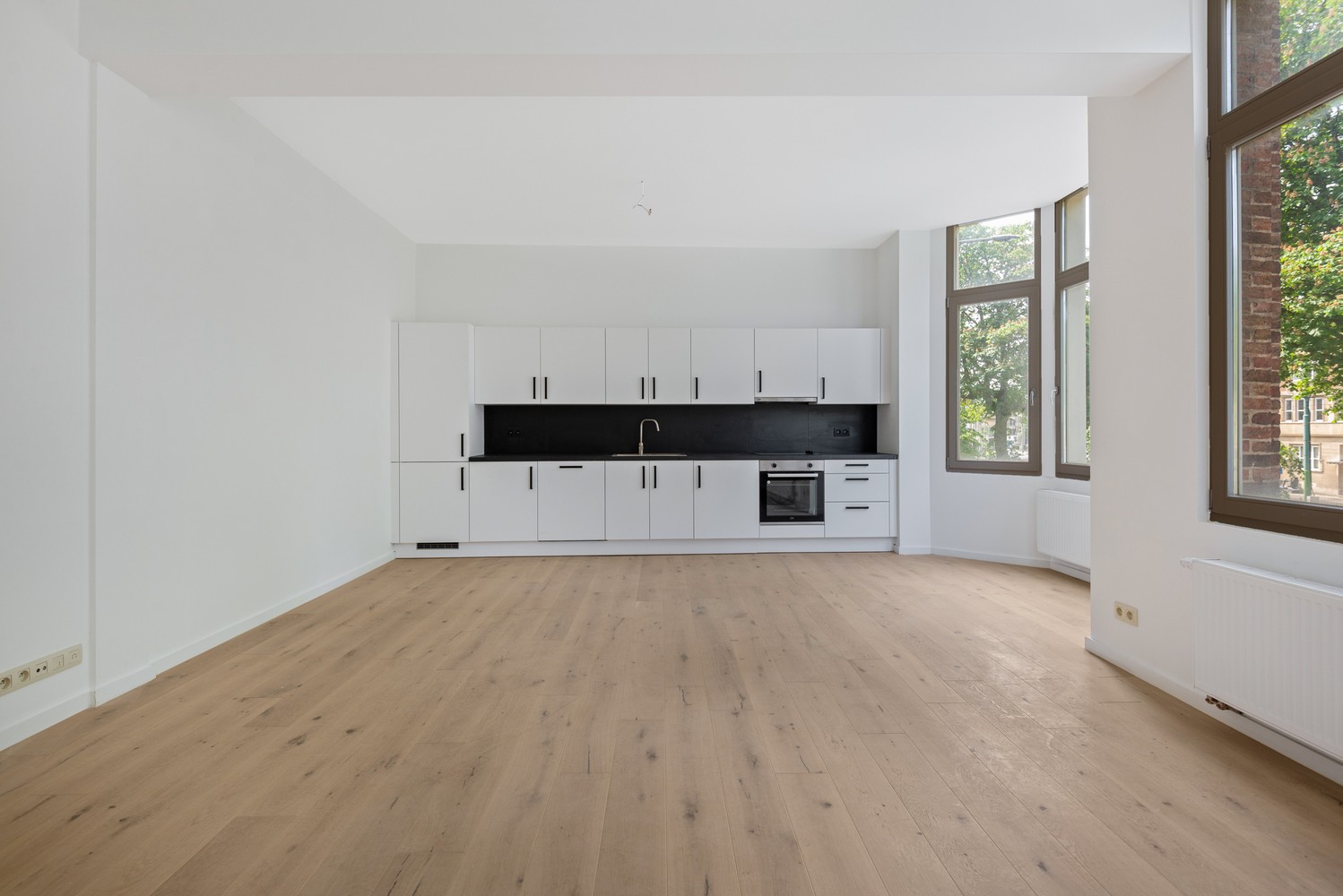 Prachtig gerenoveerd appartement met 2 slaapkamers in rustige straat te koop te Antwerpen foto 4
