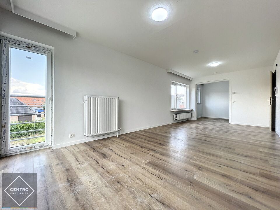 3 volledig vernieuwde VERHUURDE studio's  van ± 40m²  op GUNSTIGE LIGGING te centrum Roeselare. foto 10