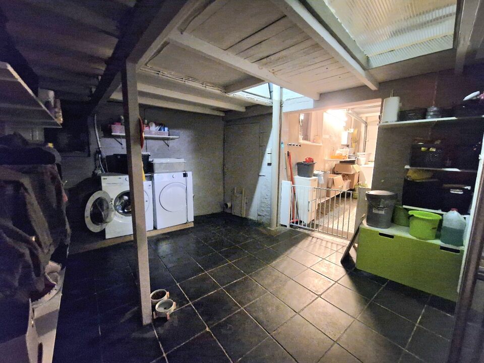 KROMBEKE - Te renoveren halfopen woning voorzien van  slaapkamers en garage. foto 13