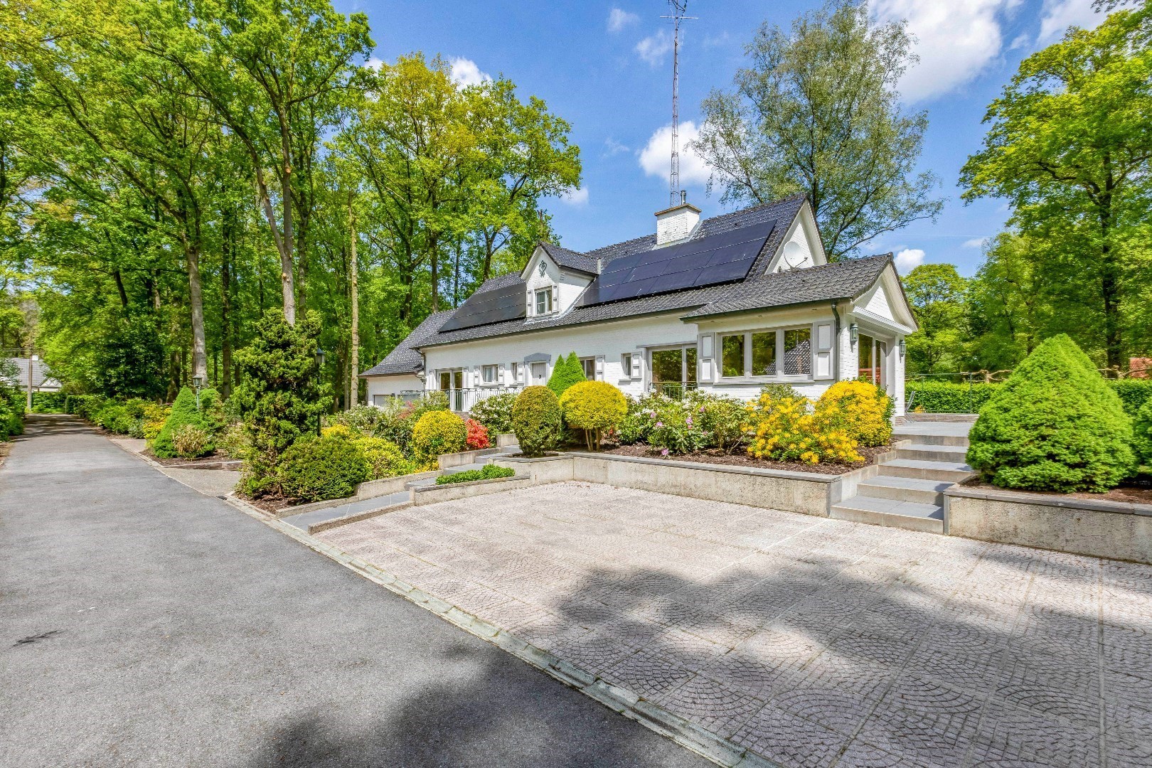 Residentieel gelegen, instapklare en energiezuinige villa in het Loveld  foto 1